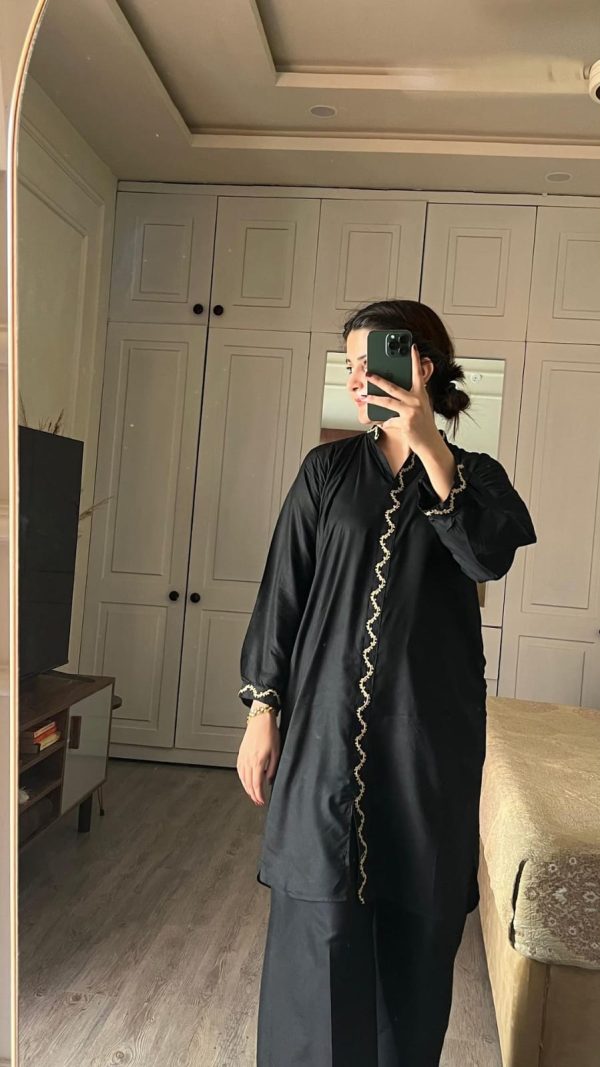 2 Piece Women’s Stitched Arabic Linen Plain Black - Image 3