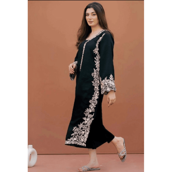 2 Pcs Lawn Embroidered Suit zb-23